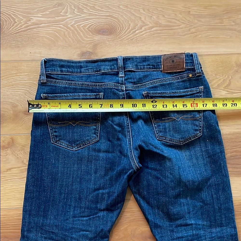 LUCKY JEANS!! Perfect for summer! Light weight and cropped - Picture 10 of 16